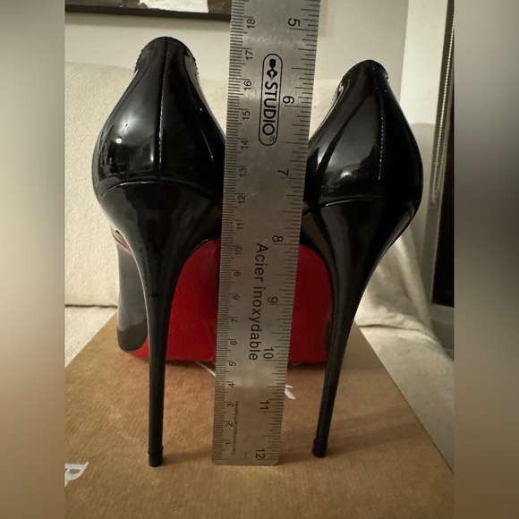 Chaussures louboutin pointure 39/5 jamais portées avec dust bag et boite - Picture 5 of 10
